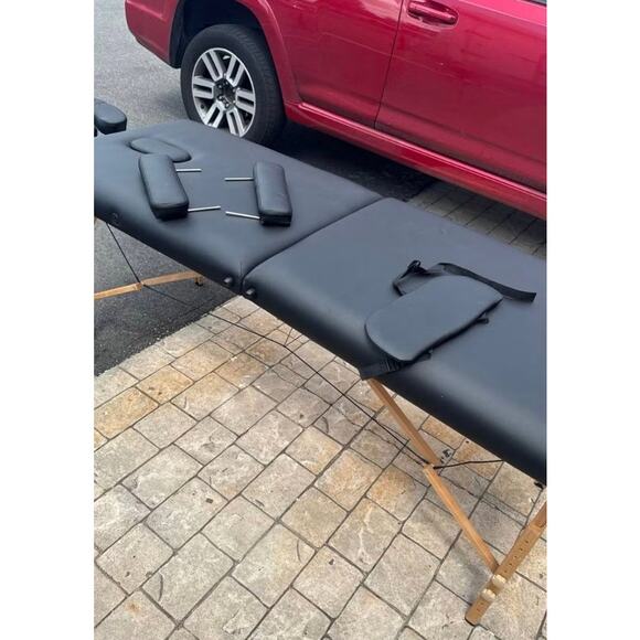 Luxton portable massage table - Picture 3 of 6